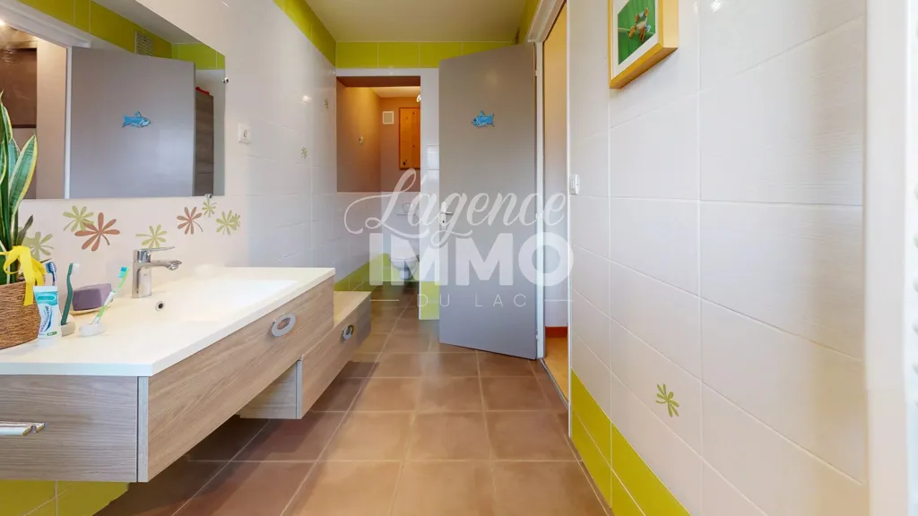 Salles de bain - Duplex avec Jardin et Garage à St-Jorioz