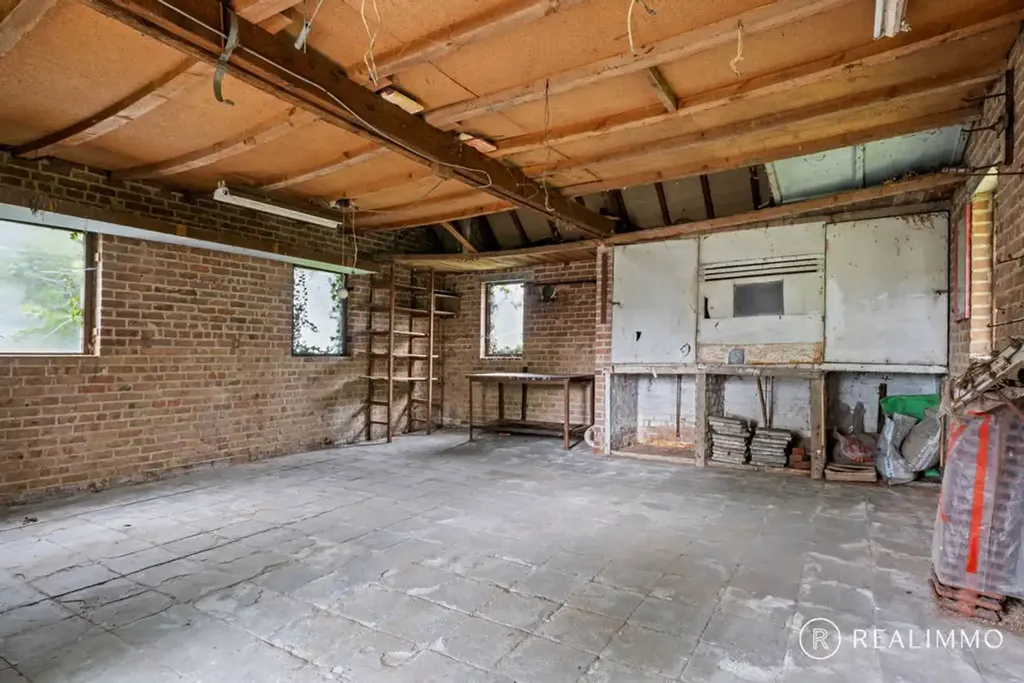 Toad - Renovatable House with Double Garage in Avelgem
