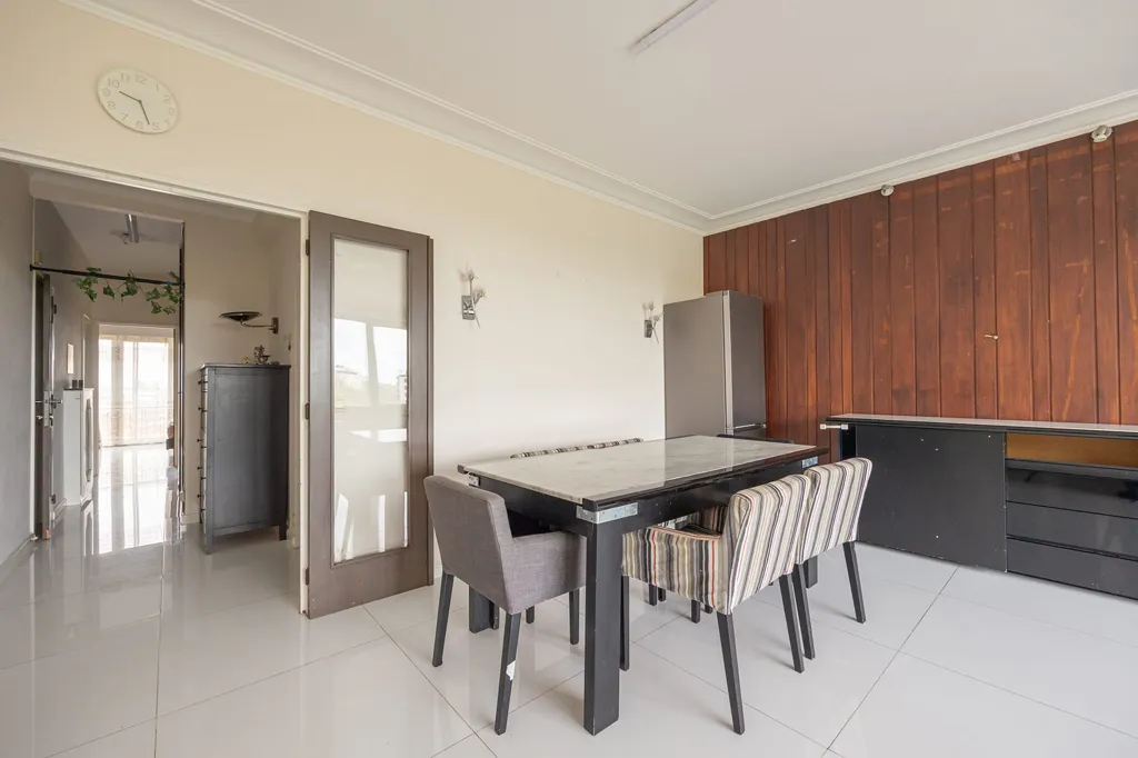 Dining Room - Renovated Apartment with Park View in Antwerp