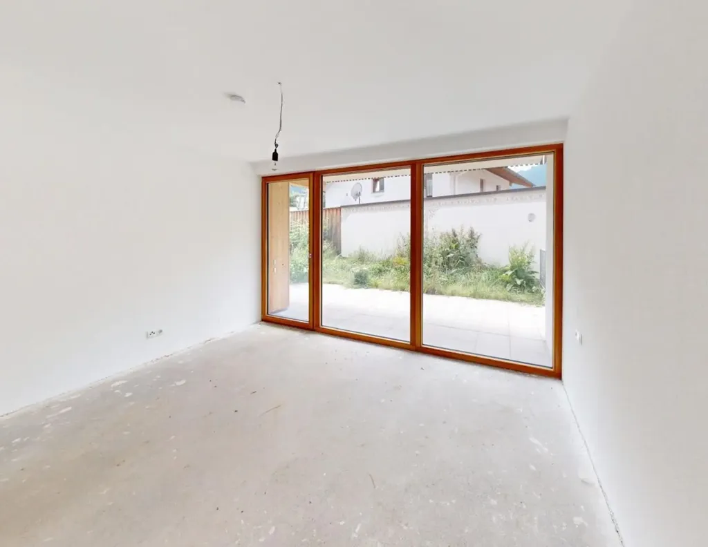 Stanze - 3-Bed Garden Flat with Terrace in New Build