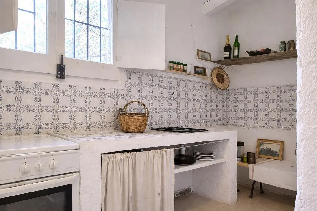 Cuisine - Rustic Cottage with Mediterranean Garden in Mont-Roig