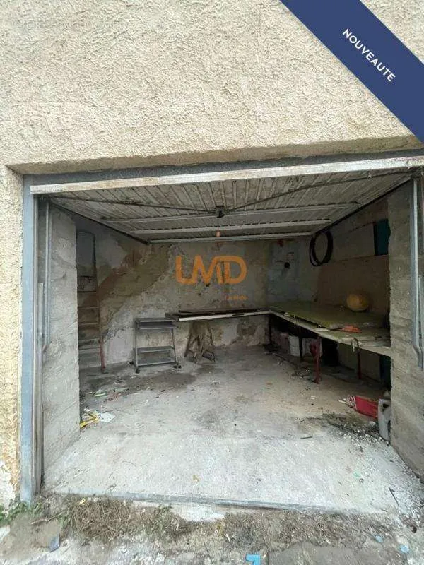 Garaaž - Renovable Atelier in Central Lunel