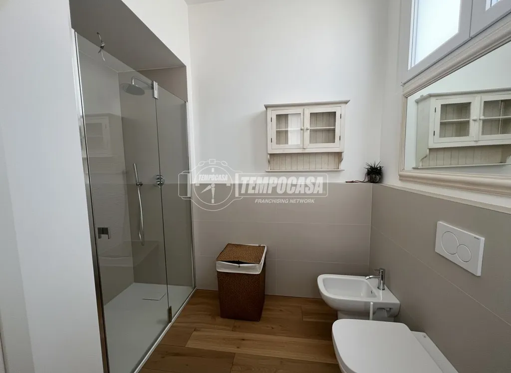 Vannitoad - Modernised Flat with Balcony in Monza Centre
