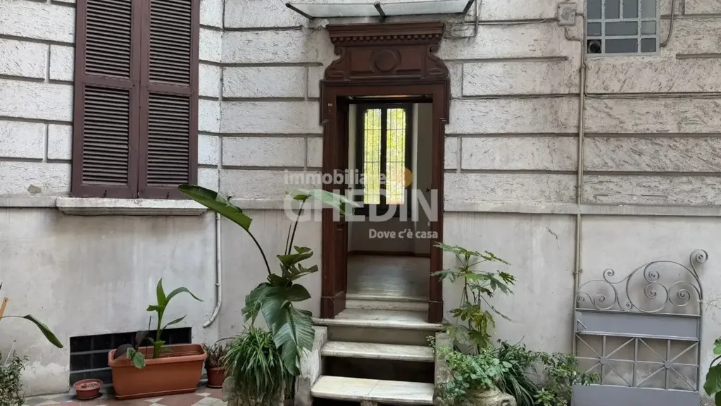 Aed - Bilocale with Original Features in Milan