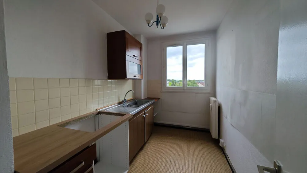 Kitchen - City Centre 2-Bedroom Apartment with Parking