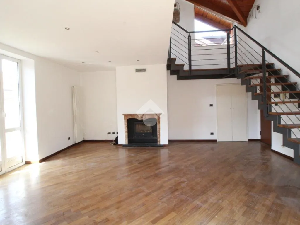 Rooms - Restored 4-Room Apartment in Pianezza