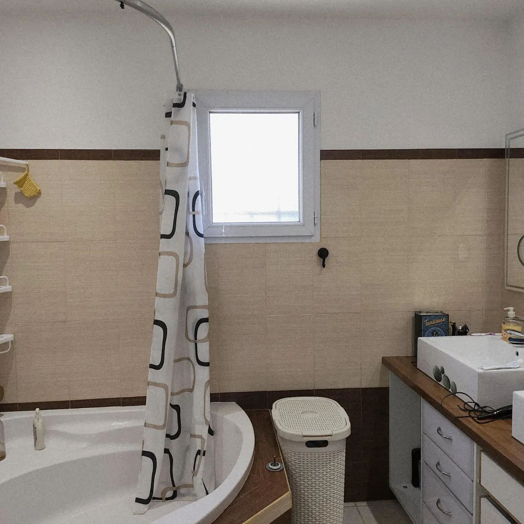 Bathrooms - Ground Floor Villa with Terrace in Lezan