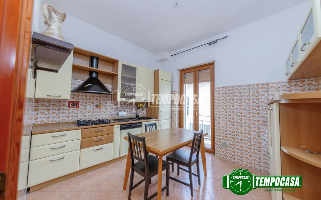 Cucina - Rustic 3-Bedroom Apartment in Pero