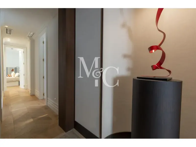 Esik - Penthouse with 360° Views in Goya, Madrid