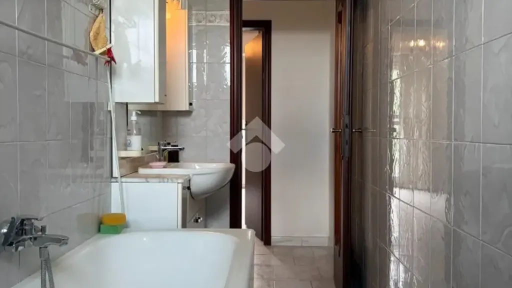 Bagni - Renovated 2-Bedroom in Gallaratese, Milan