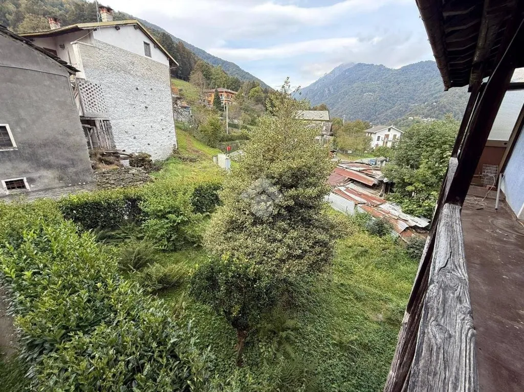 Balcon - Rustic House with Garden in Viù
