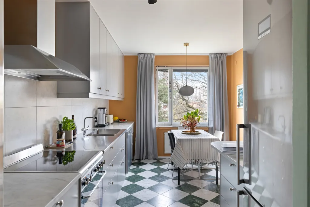Köök - Stylish Apartment with South-Facing Balcony in Gärdet