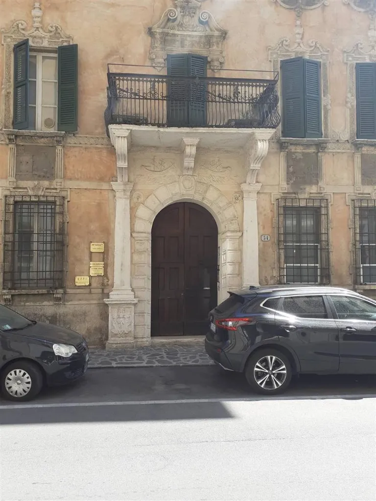 Extérieur - Historic Building with Potential for Apartments in Mantova