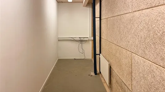 Entrée - Warehouse with Office Space in Pandrup