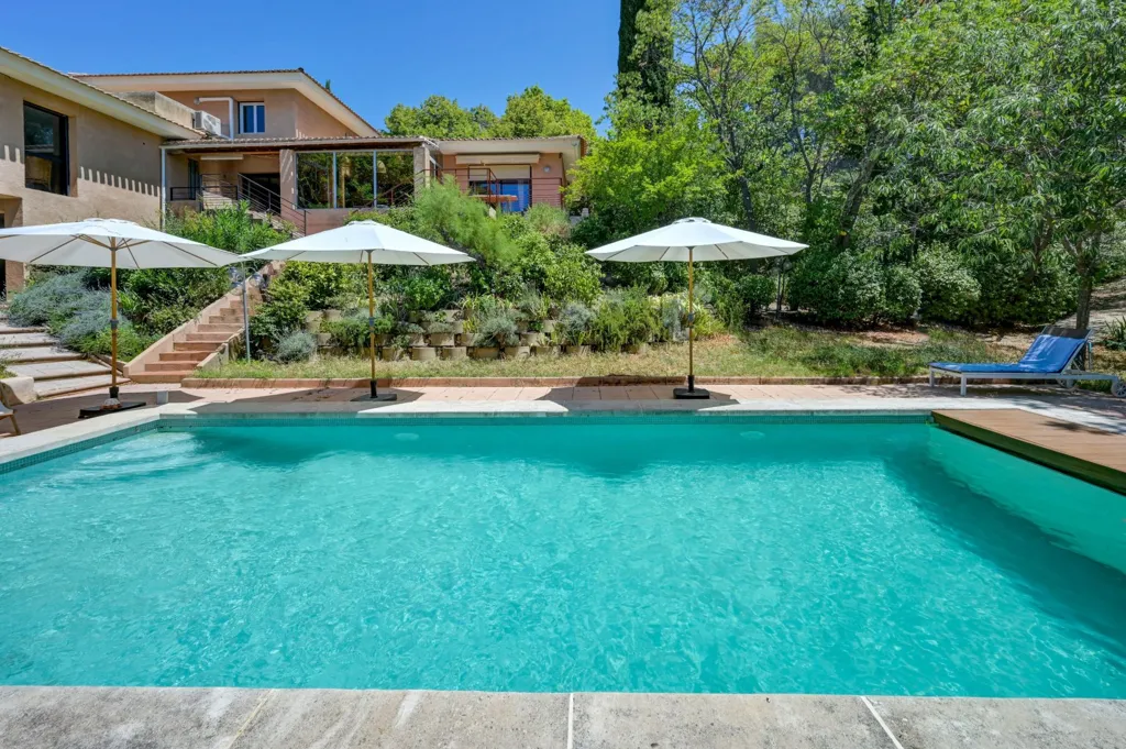 Piscine - Maison Luxueuse avec Vue Panoramique à Aix-en-Provence
