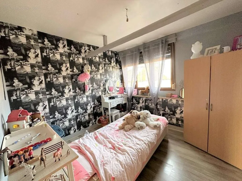 Chambres - Maison avec Piscine à Bertincourt