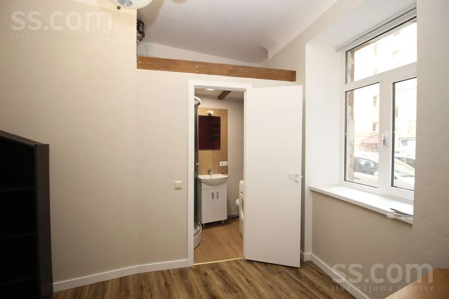 Entrée - Renovated Apartment with Yard in Riga Centre