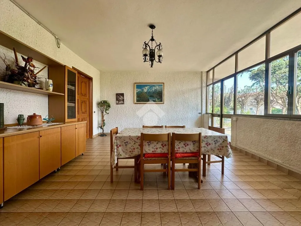 Söögituba - Ground Floor Apartment with Veranda in Ghisalba
