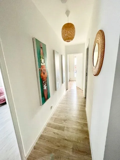 Esik - Modern Duplex with Terrace in Éragny