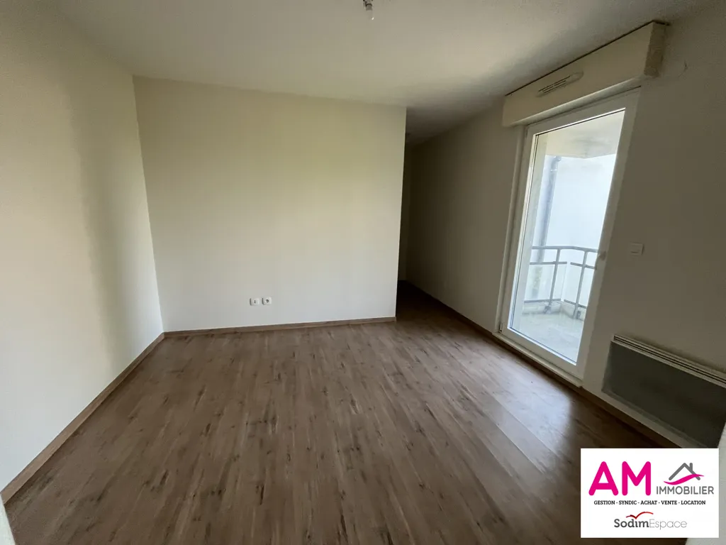 Pièces - Appartement avec Balcon dans Copropriété Moderne à Cernay
