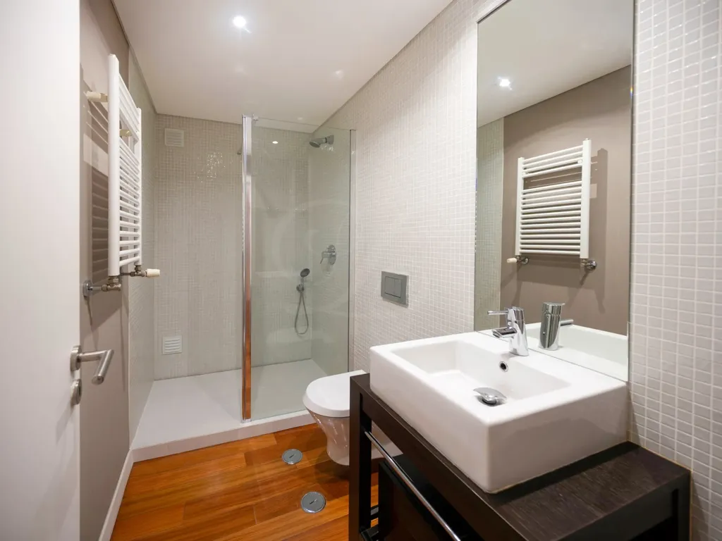 Bathrooms - Villa with Pool and Mountain Views in Sintra