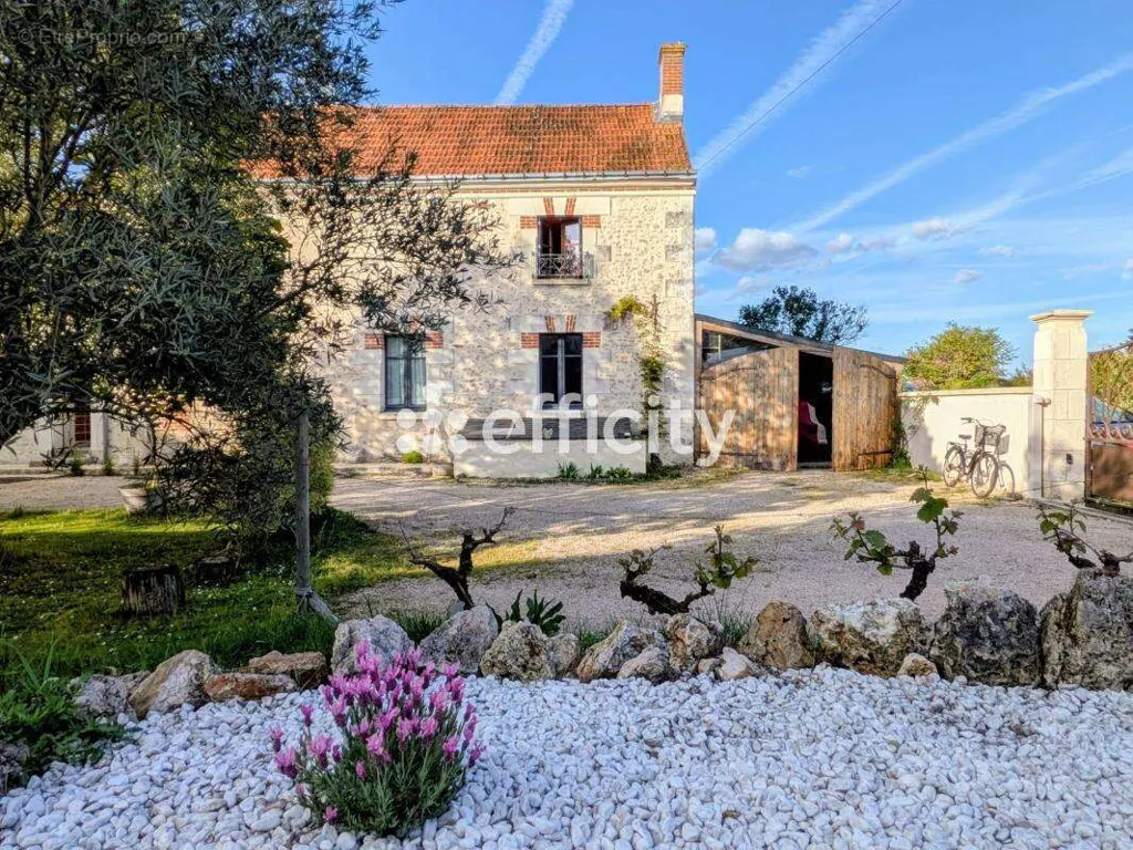 Extérieur - Corps de Ferme avec Piscine Intérieure à Tauxigny