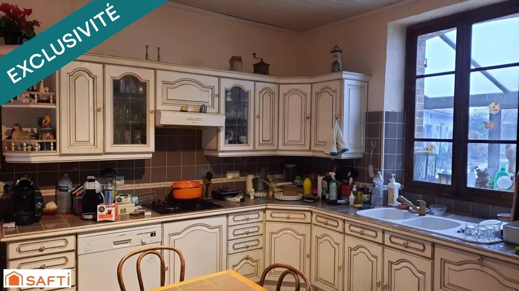 Cuisine - Maison de 9 Pièces avec Jardin à Piffonds