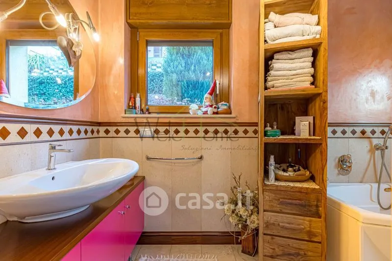 Vannitoad - Contemporary Villa with Lake View in Alserio