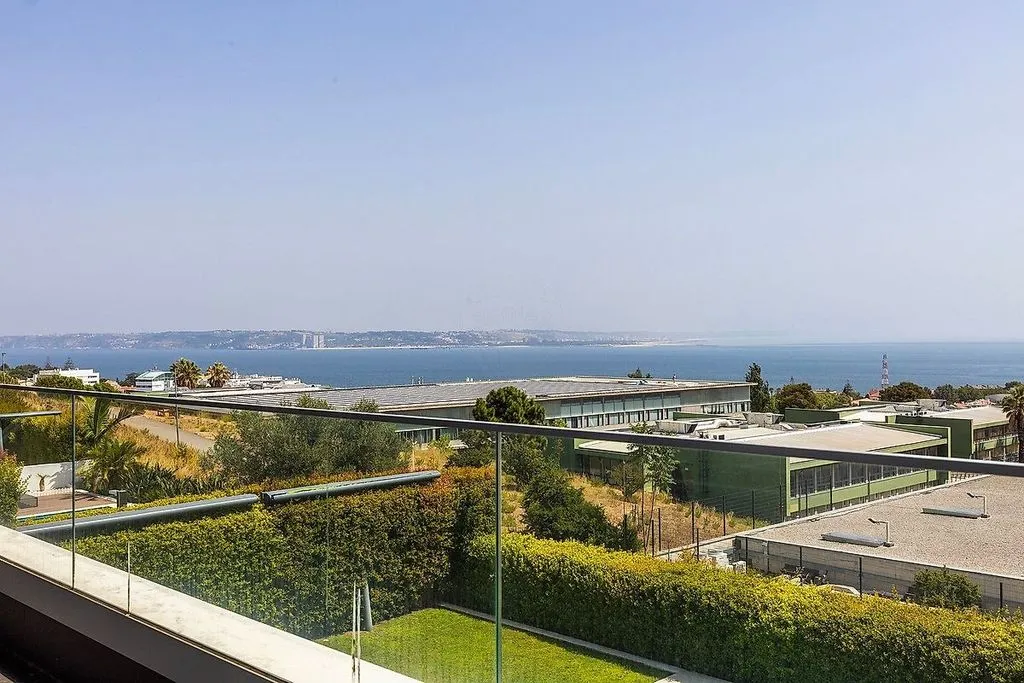 Balcon - Luxury Villa with Sea Views in Oeiras