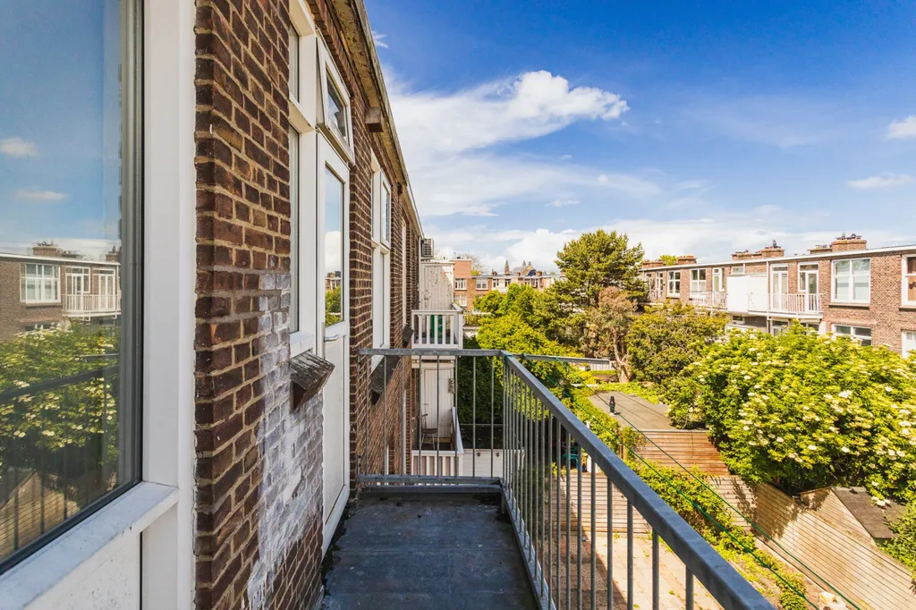 Balcon - Spacious Apartment with Balcony in Bomenbuurt