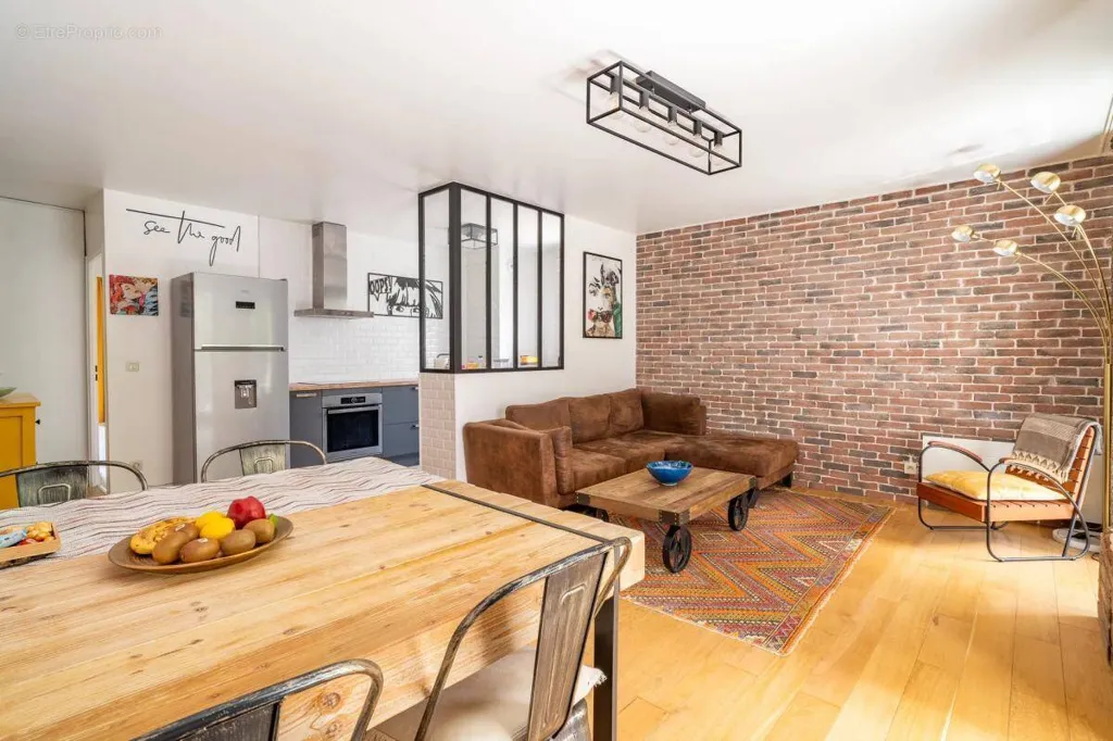 Living Room - 3-Bed Flat with Balcony in Bobigny