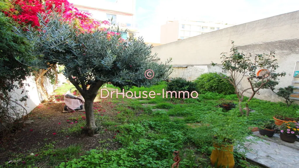 Jardin - Maison Lumineuse avec Jardin à Marseille-3e