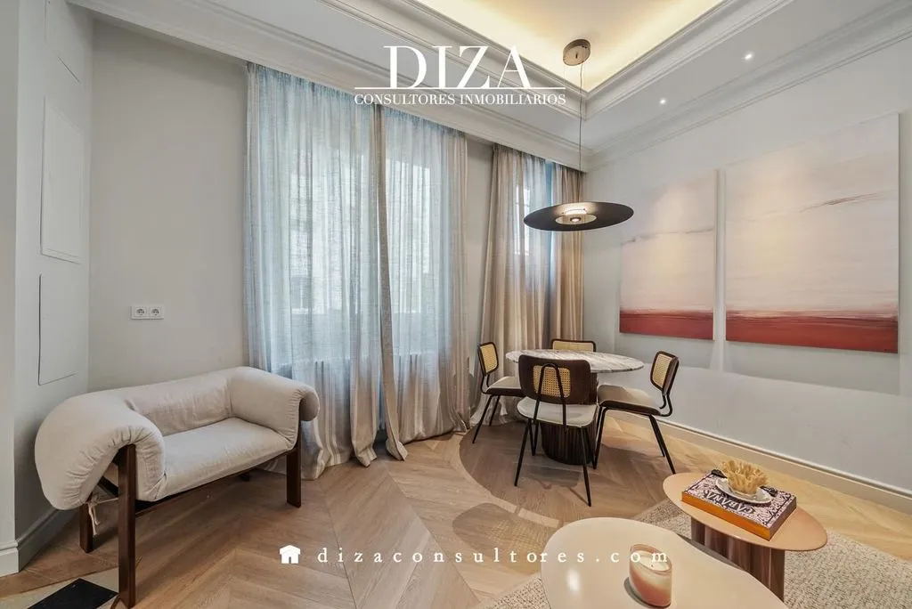 Elutuba - Luxury 6-Bedroom Apartment in Madrid