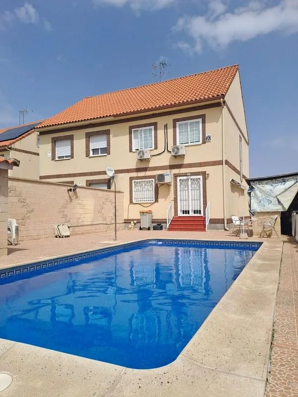 Bassein - Chalet with Pool in Las Ventas de Retamosa