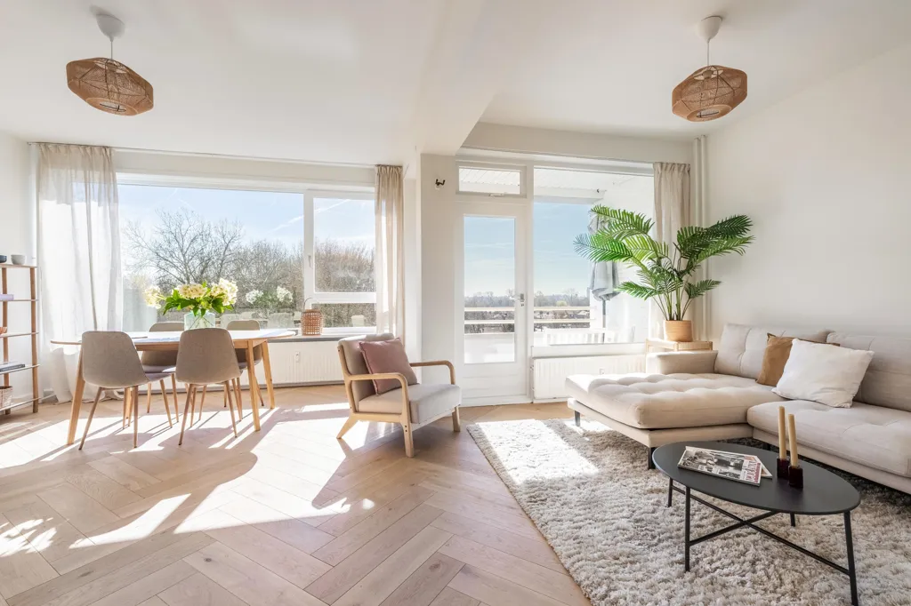 Soggiorno - Renovated Gallery Flat with Balcony in Amsterdam