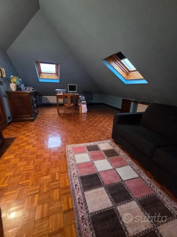 Pièces - Independent Villa with Private Courtyard in A