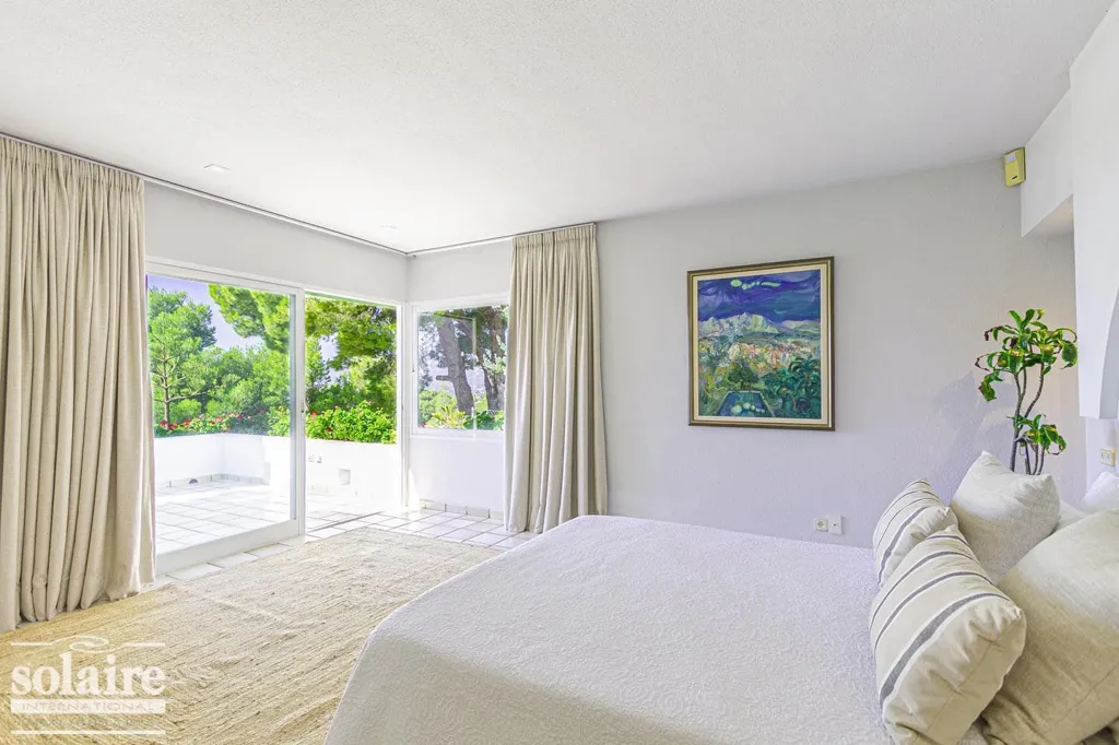 Bedrooms - Renovated Villa with Sea View in Altea
