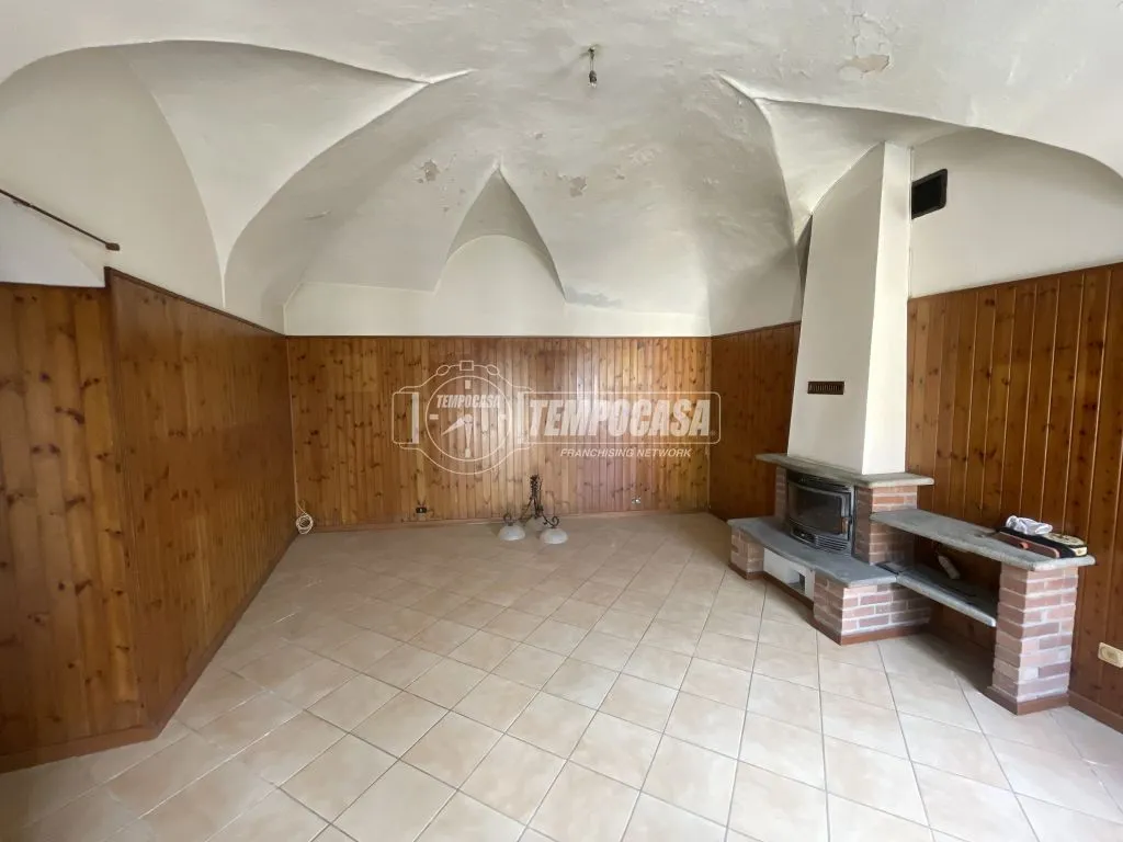 Living Room - Bifamiliar House with Private Courtyard in Agliè