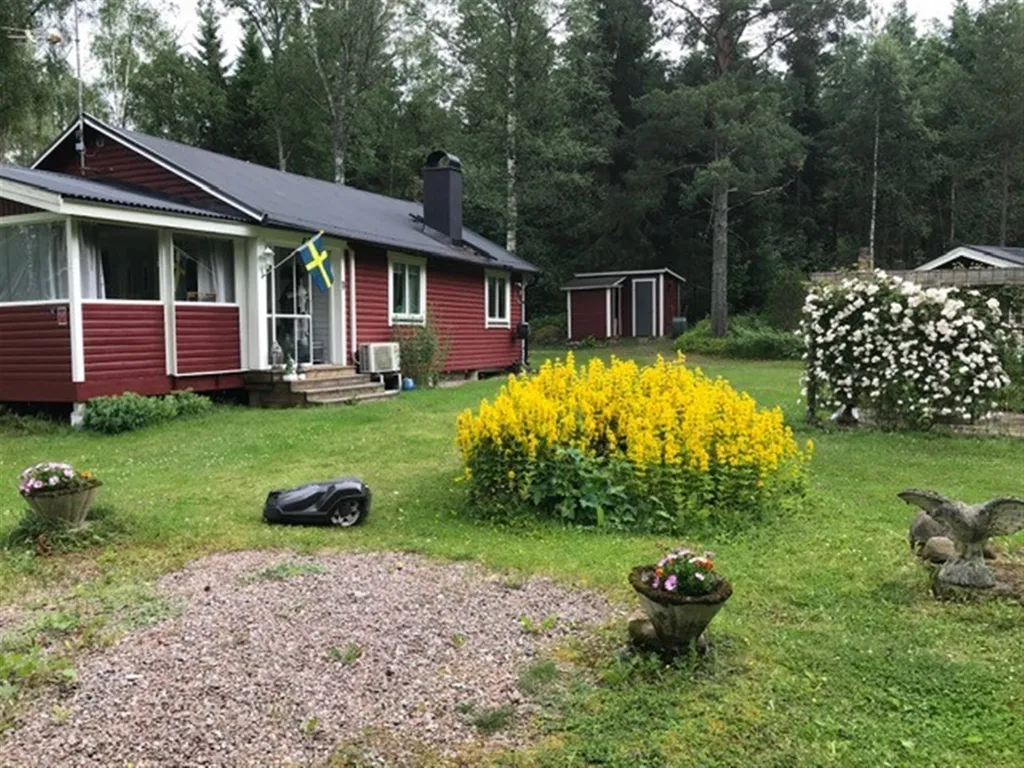 2-toaline maja asukohas Lekebergs kommun