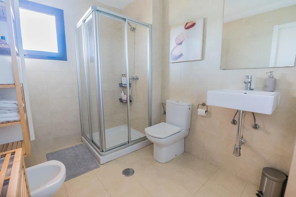 Salles de bain - Corner Chalet with Sea View in Benalmádena