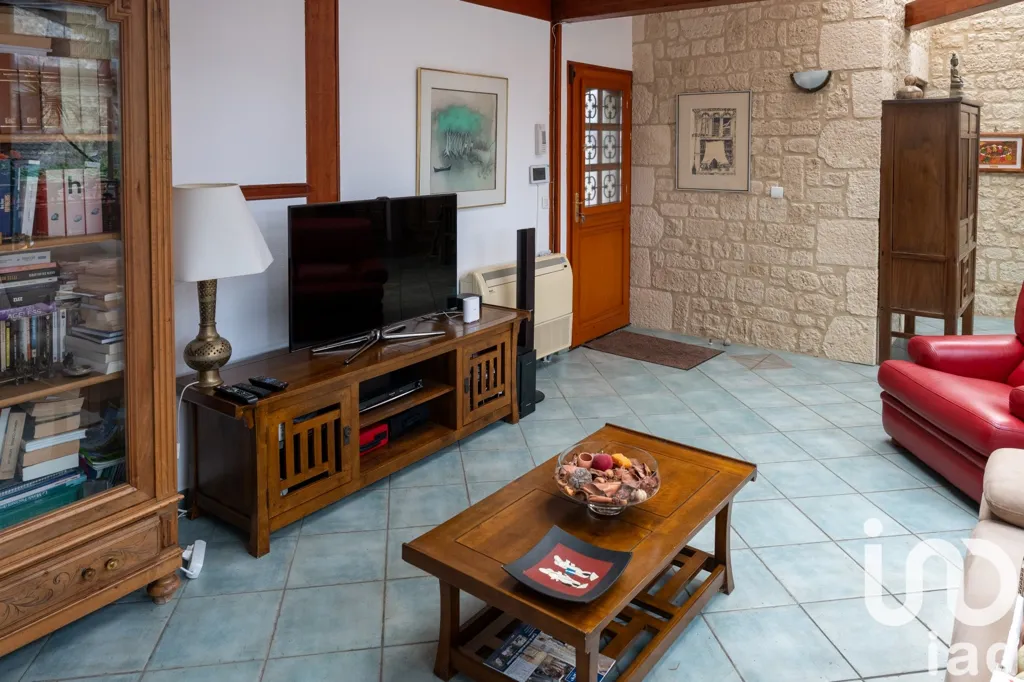 Séjour - Maison de Village avec Jardin à Senlisse