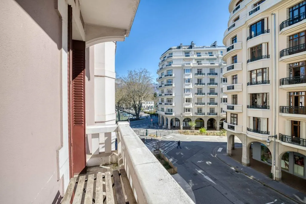 Rõdu - Luxury Apartment with Lake View in Annecy