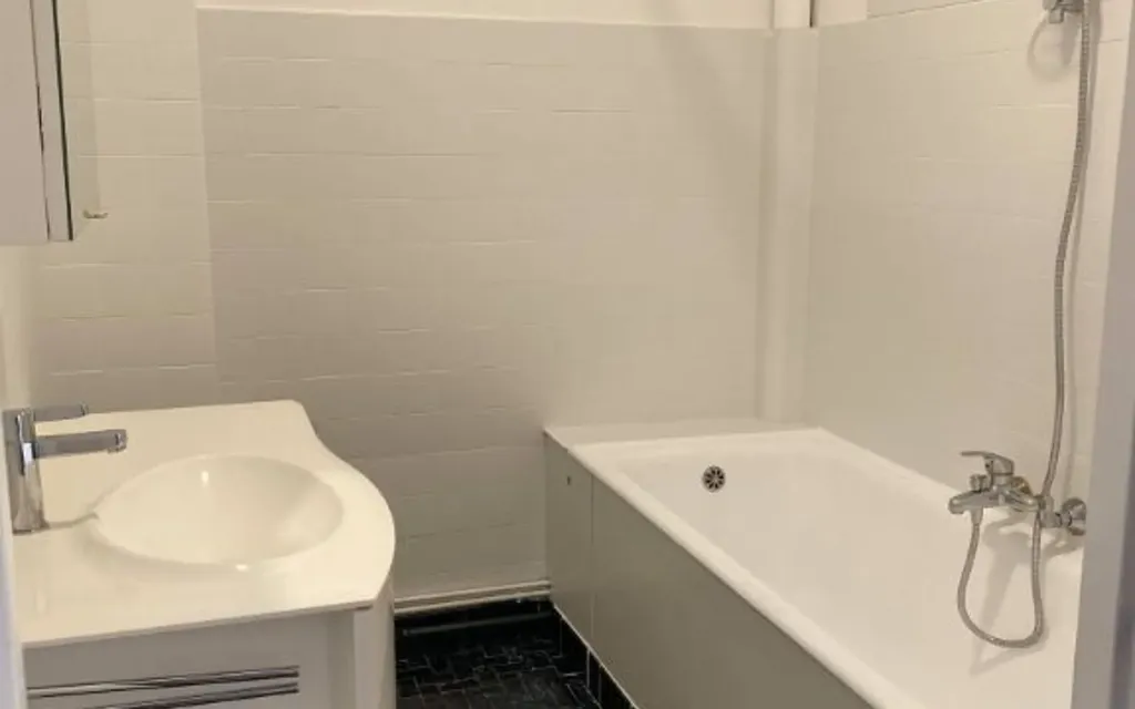 Salles de bain - Appartement avec Vue sur l'Oise au Centre de Compiègne
