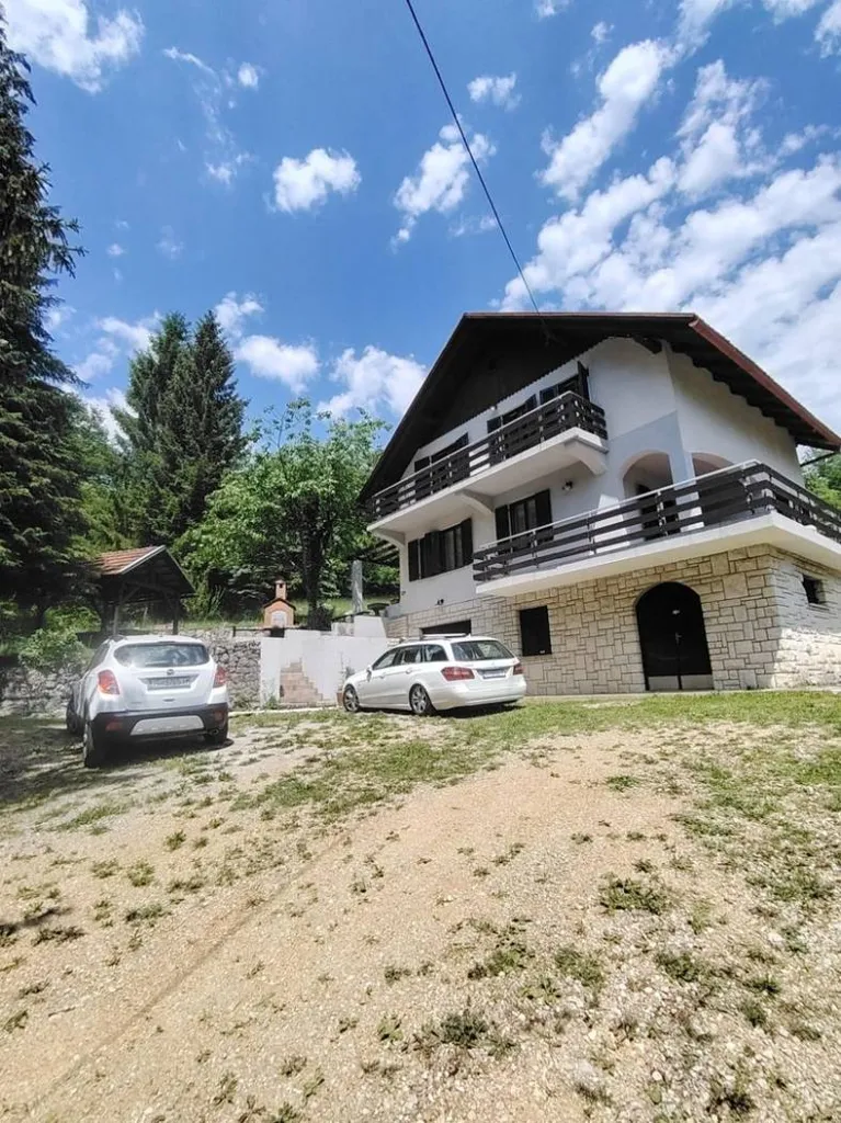 Välivaade - Self-Contained Villa with Garden in Vrbovsko