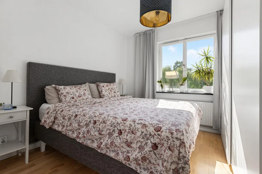 Magamistoad - Apartment with Balcony in Sundbyberg