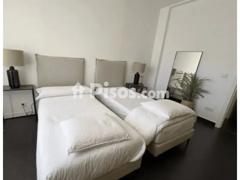 Chambres - Apartment with Balcony in Chamberí