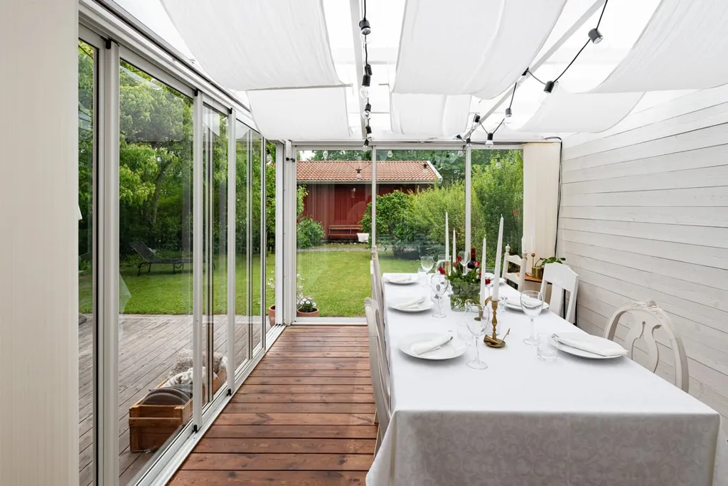 Terrace - Terraced House with Garden in Almby