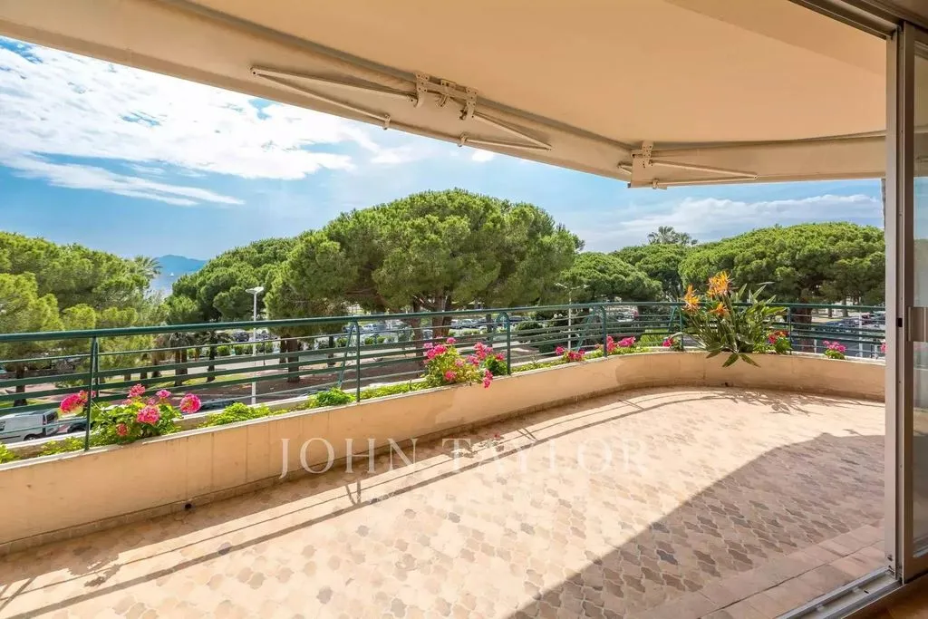 Balcon - Appartement Luxueux avec Vue Mer sur la Croisette à Cannes