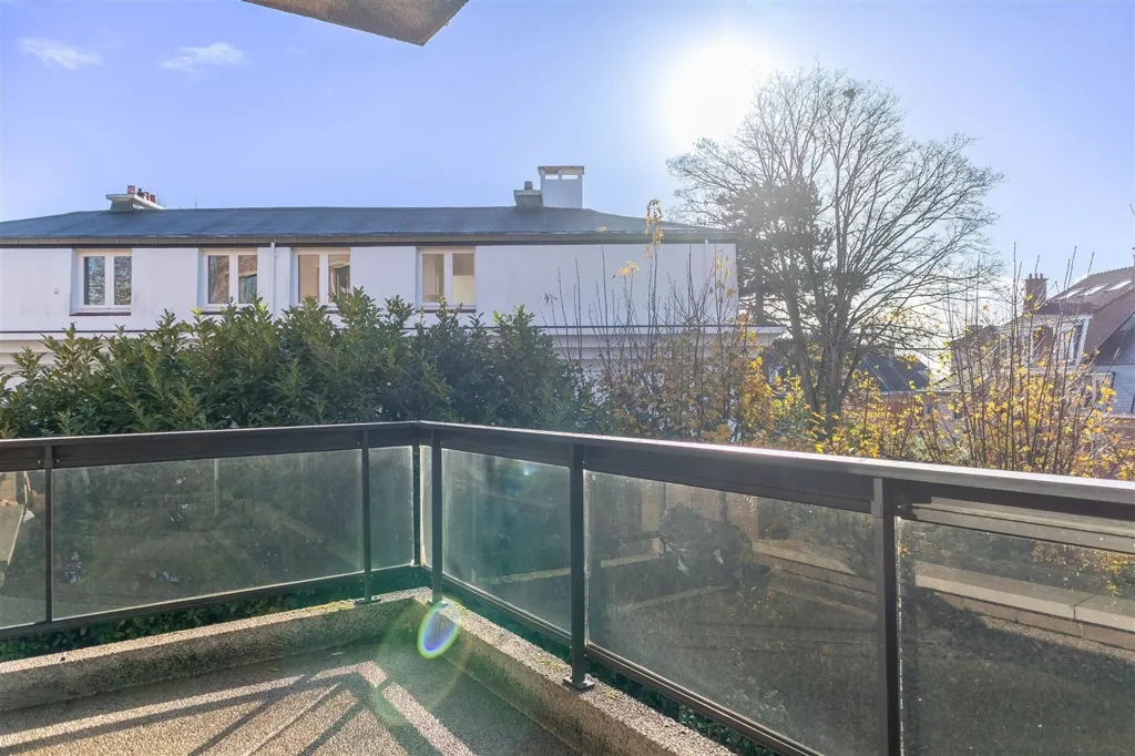 Rõdu - Apartment with Terraces in Uccle's Messidor