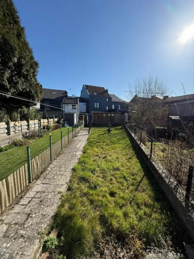 Jardin - Maison mitoyenne à rénover à Melen